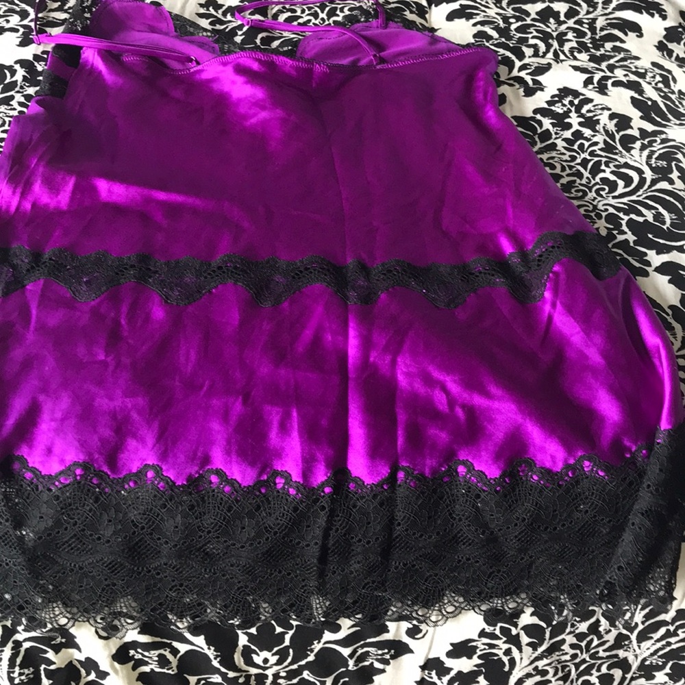 Slip - Picture 3 of 5